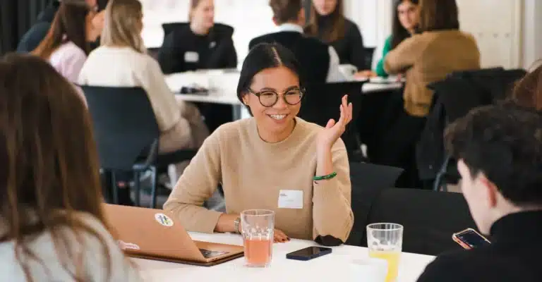 Učit se&nbsp;v&nbsp;dospělosti nemusí bolet. Návod, jak hacknout svůj růst i&nbsp;s&nbsp;plným kalendářem.